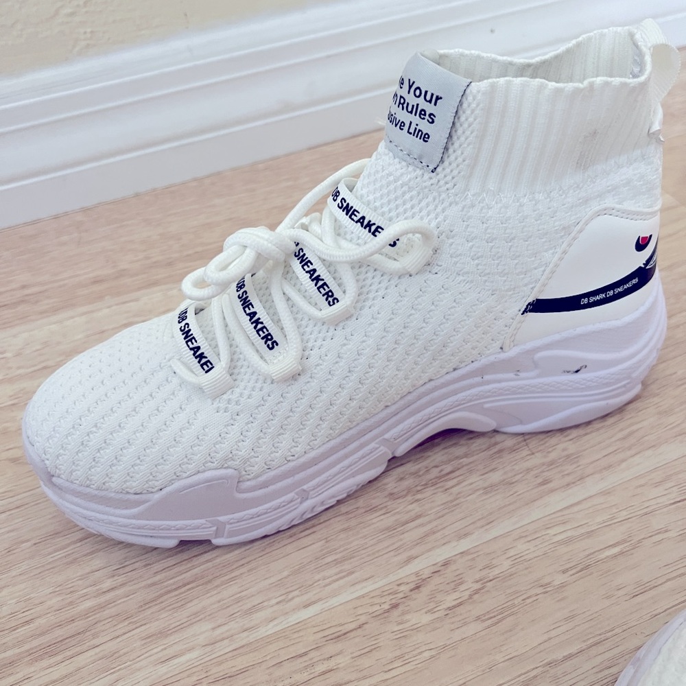 ARVOSS DB Shark Sneakers in WHITE, Size 40/US 9/9.5